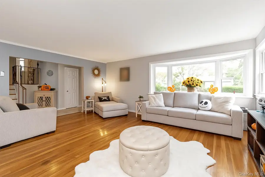 60 Pell Terrace, Garden City, NY 11530 - Image #3