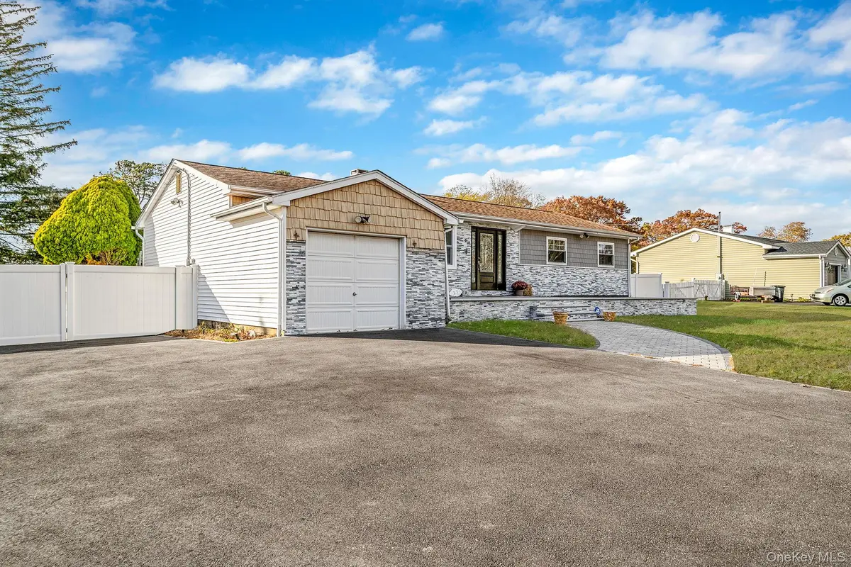 27 Kenwood Drive, Bohemia, NY 11716 - Image #1