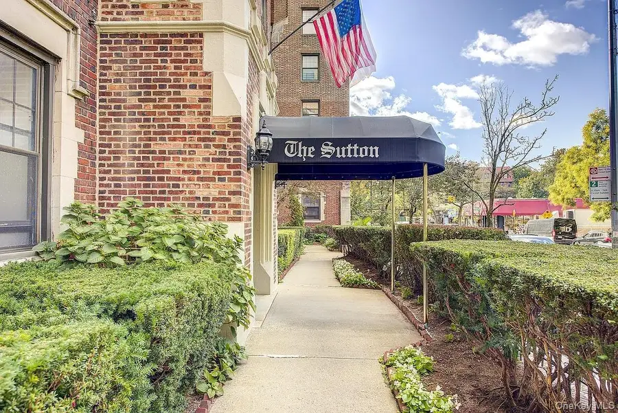 109-14 Ascan Avenue #4J, Forest Hills, NY 11375 - Image #3