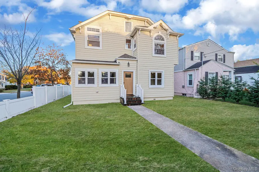 1991 Oakland Avenue, Wantagh, NY 11793 - Image #3