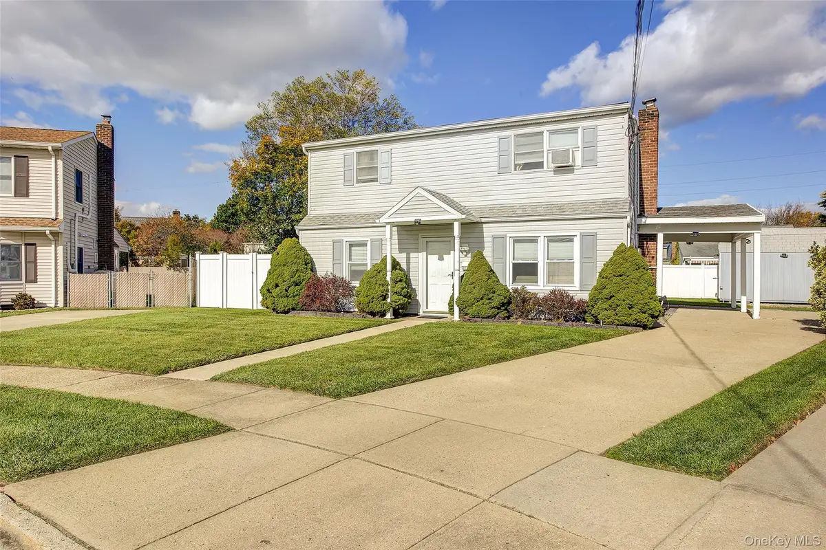 4 Carmans Court, Farmingdale, NY 11735 - Image #1