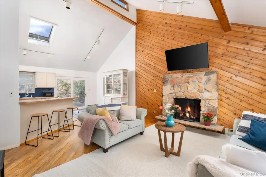 19 Florence Road, Hampton Bays, NY 11946 - Image #3