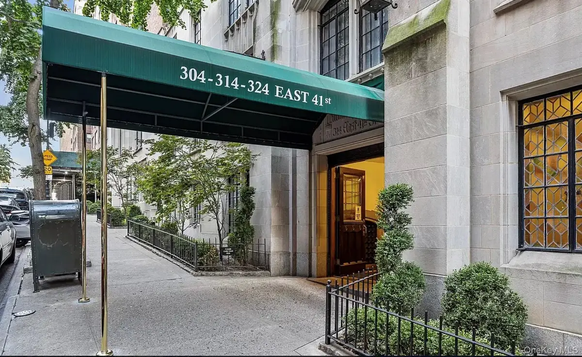304 E 41st Street #1503A, Manhattan, NY 10017 - Image #1