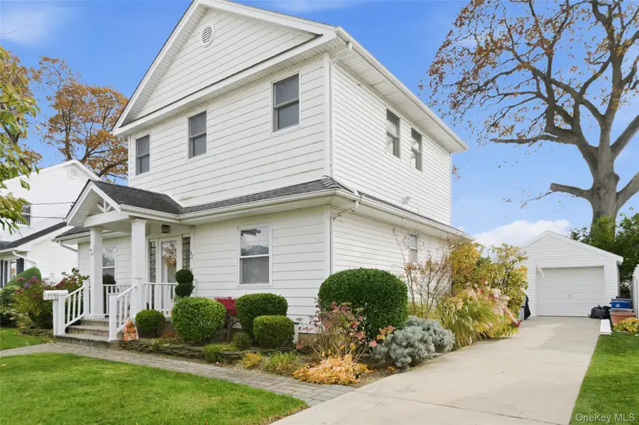 42 Homecrest Court, Oceanside, NY 11572 - Image #2