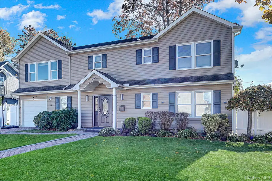 2 Bluebird Dr, Syosset, NY 11791 - Image #3