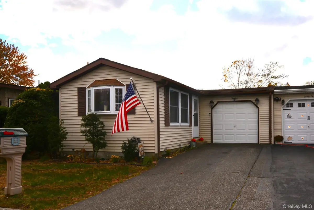 19 Dogwood Lane, Manorville, NY 11949 - Image #1