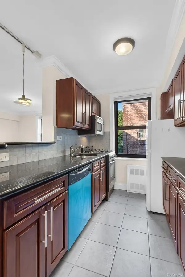 295 Bennett Avenue #8G, New York (Manhattan), NY 10040
