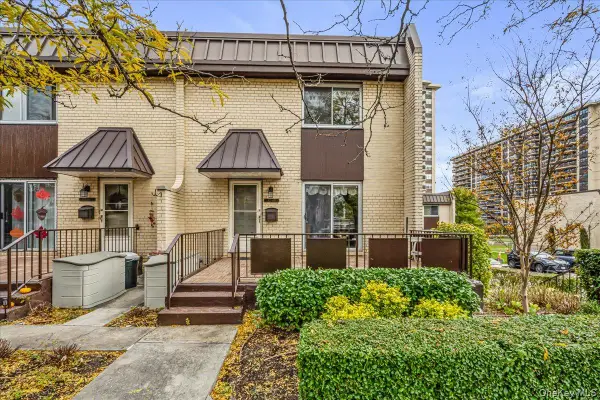 17-09 215 Street #TH45, Bayside, NY 11360