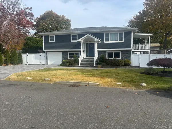 135 N 27th Street, Wheatley Heights, NY 11798