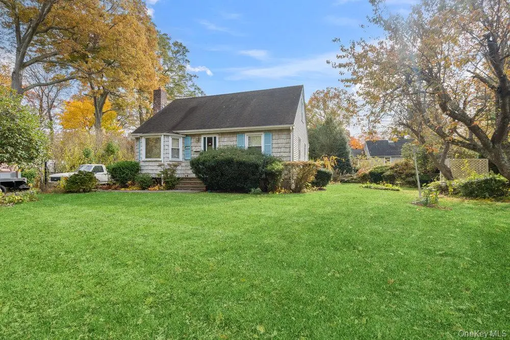 10 Stratton Drive, Huntington Station, NY 11746 - Image #1