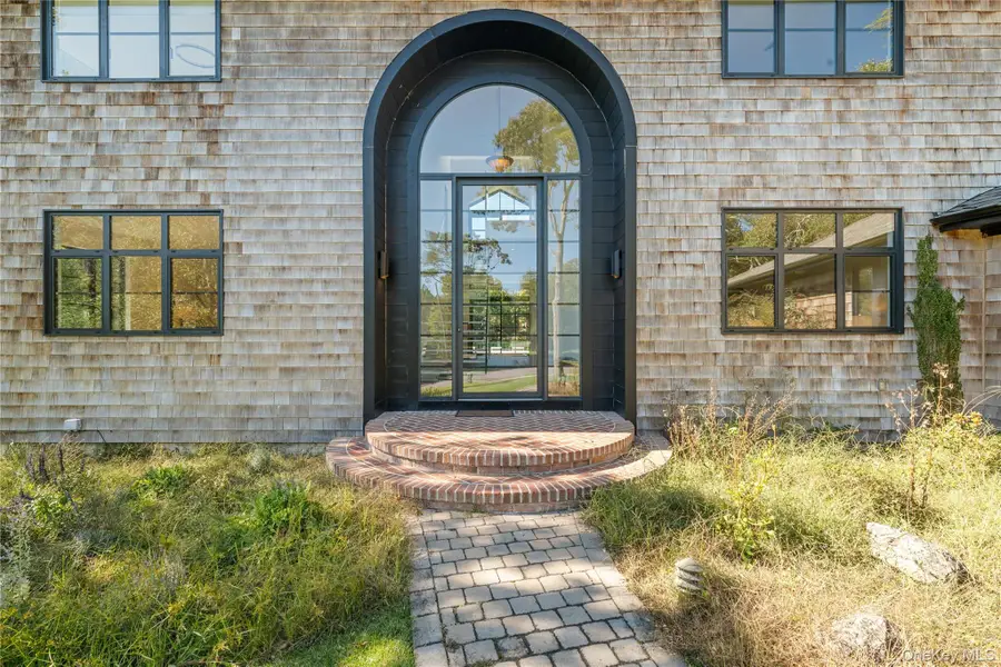 15 Atterbury Road, Southampton, NY 11968 - Image #3