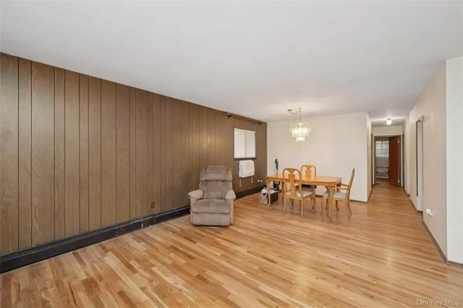 33 Grove Street, Hicksville, NY 11801 - Image #3