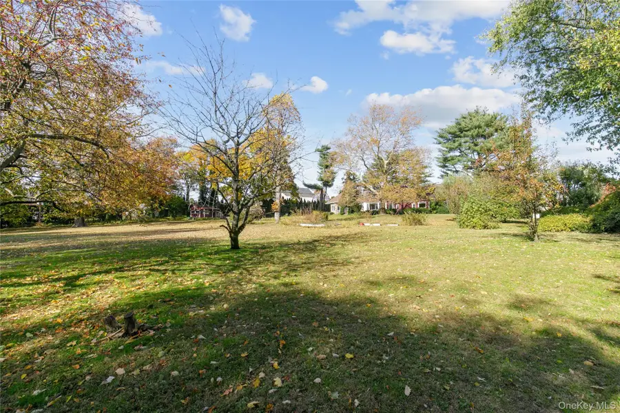 18 Lighthouse Road, Kings Point, NY 11024 - Image #2