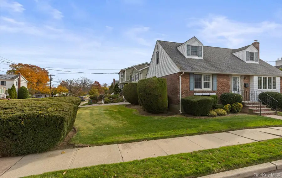 124 Kilburn Road S, Garden City South, NY 11530 - Image #3