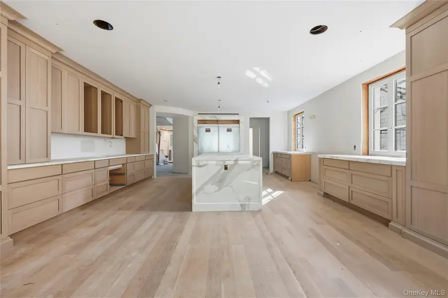 156 Harborview S, Lawrence, NY 11559 - Image #2