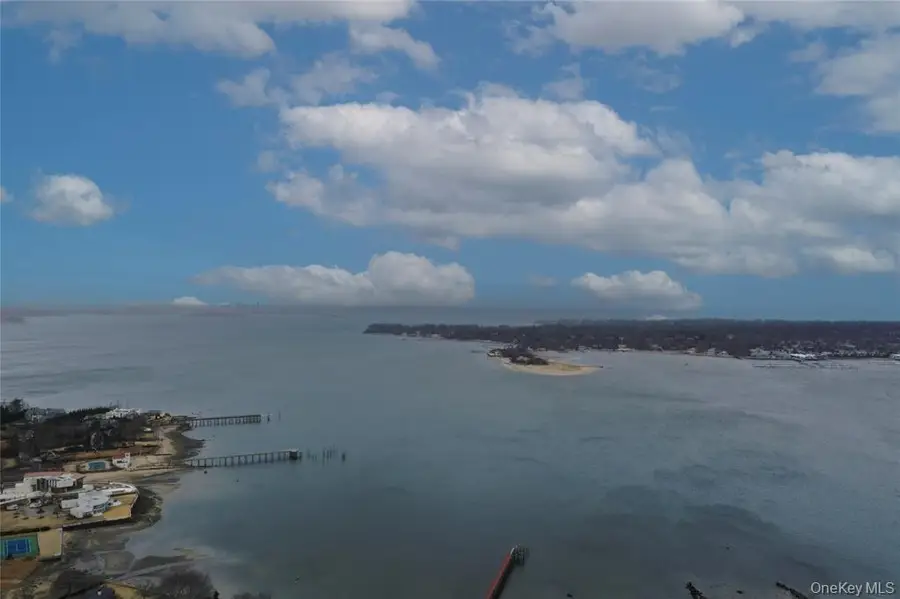 31 Harbour Road, Great Neck, NY 11024 - Image #2