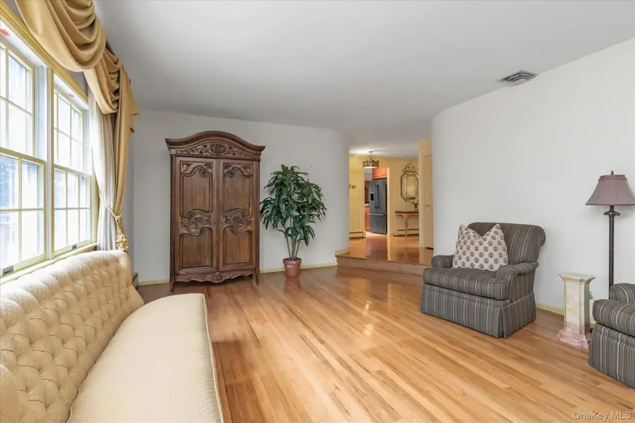 19 Dell Drive, East Rockaway, NY 11518 - Image #3