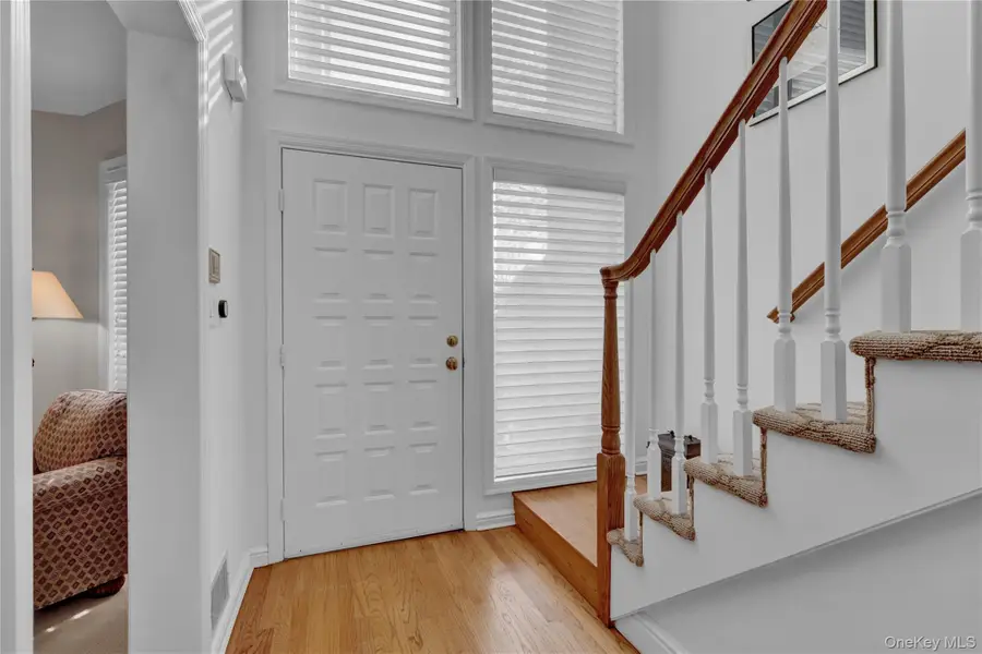 4 Club Drive N #4, Jericho, NY 11753 - Image #3