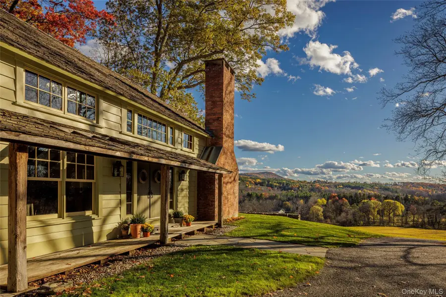 46 Lockrow Road, Troy, NY 12180 - #3