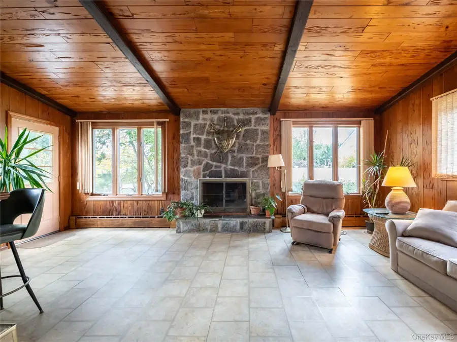 556 Jackson Street, Baldwin, NY 11510 - Image #3