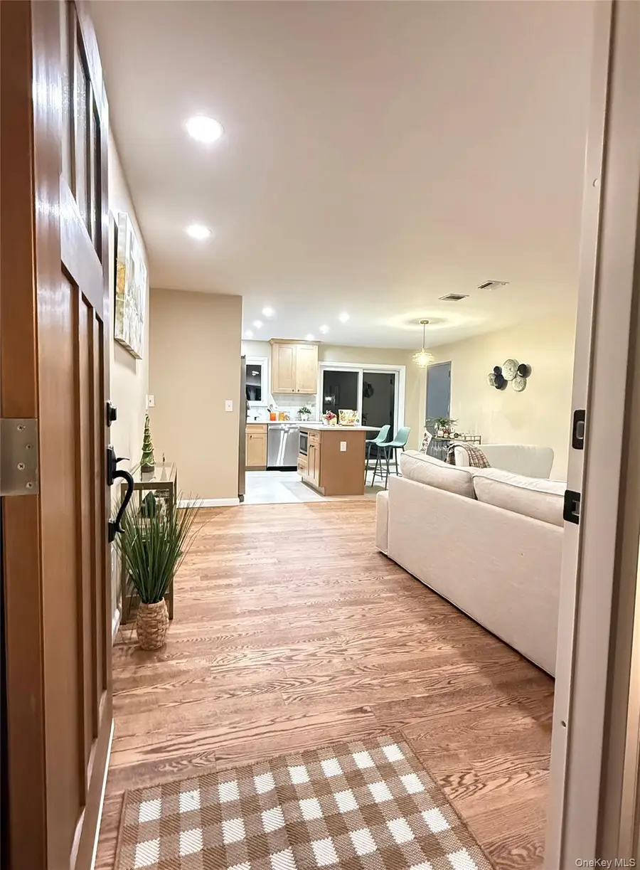 150 Scott Avenue, Deer Park, NY 11729 - Image #3