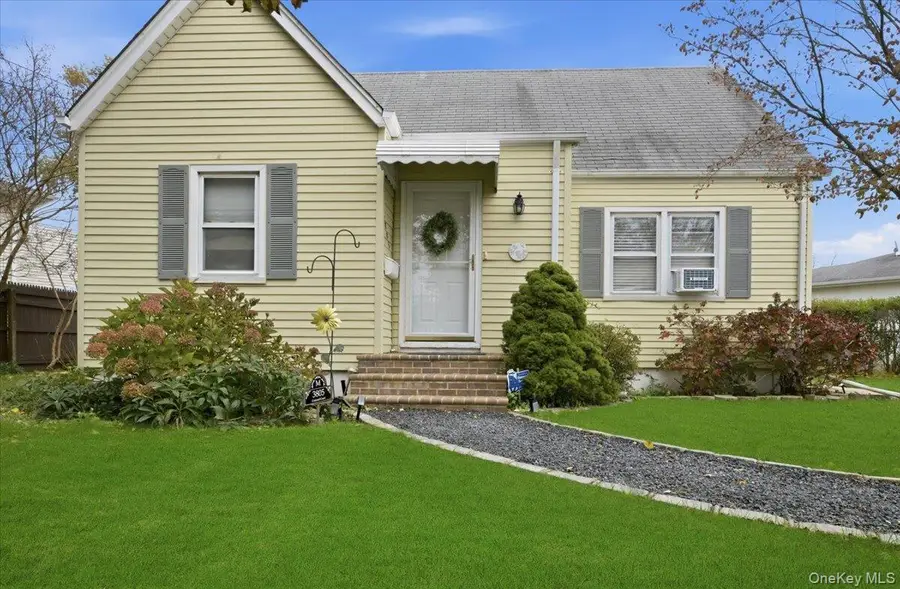 3805 Colonial Court, Seaford, NY 11783 - Image #3