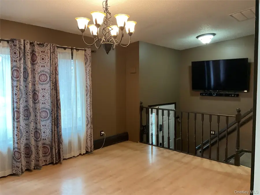 531 Boxwood Drive, Shirley, NY 11967 - Image #3