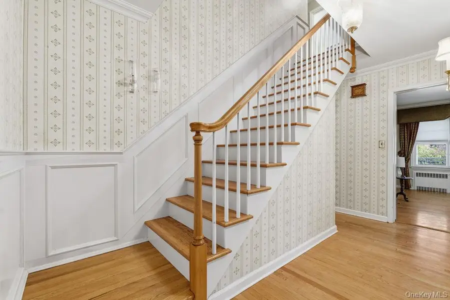 26 Paul Revere Lane, Centerport, NY 11721 - Image #2