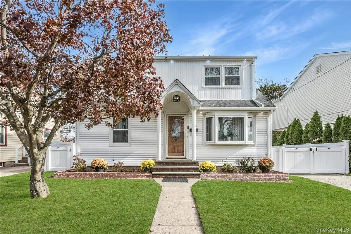 95 Norman Street, New Hyde Park, NY 11040 - Image #1