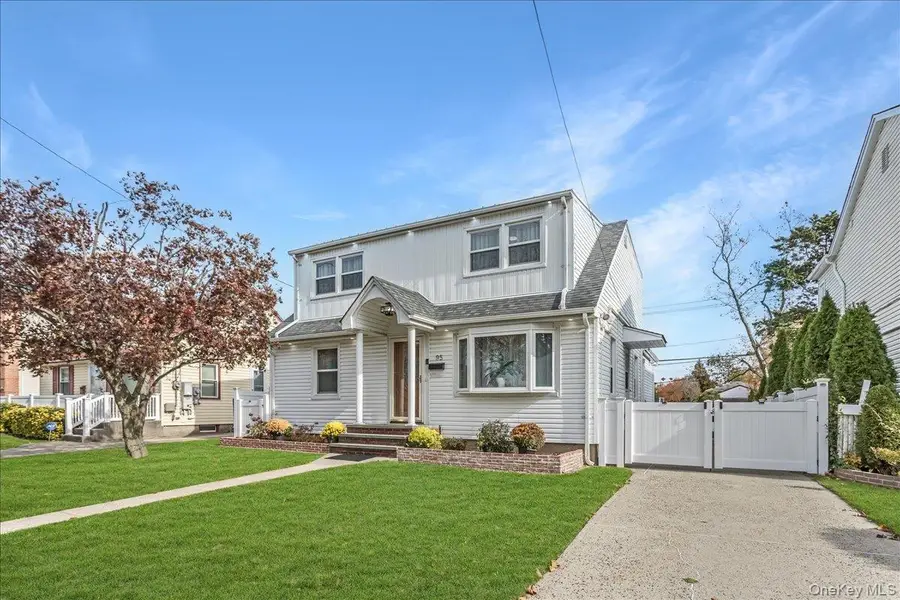 95 Norman Street, New Hyde Park, NY 11040 - Image #2