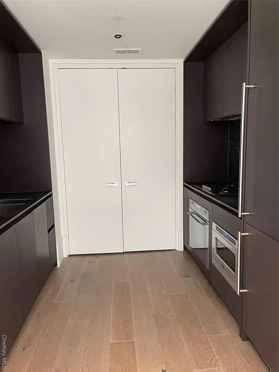 429 Kent Ave 326, Brooklyn, NY 11249 - Image #3