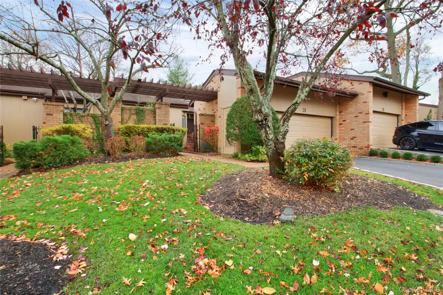 29 Woodland Drive, Roslyn, NY 11576 - Image #2
