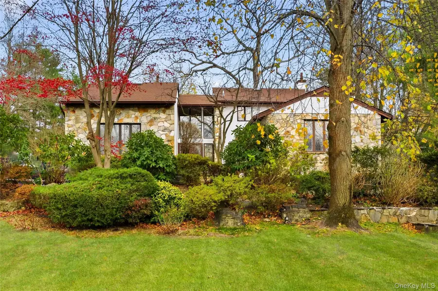 43 Bristol Drive, Manhasset, NY 11030 - Image #2