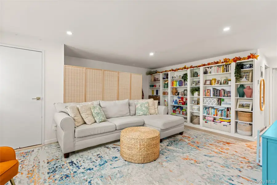 60 Jervis Avenue #60, Farmingdale, NY 11735 - Image #3