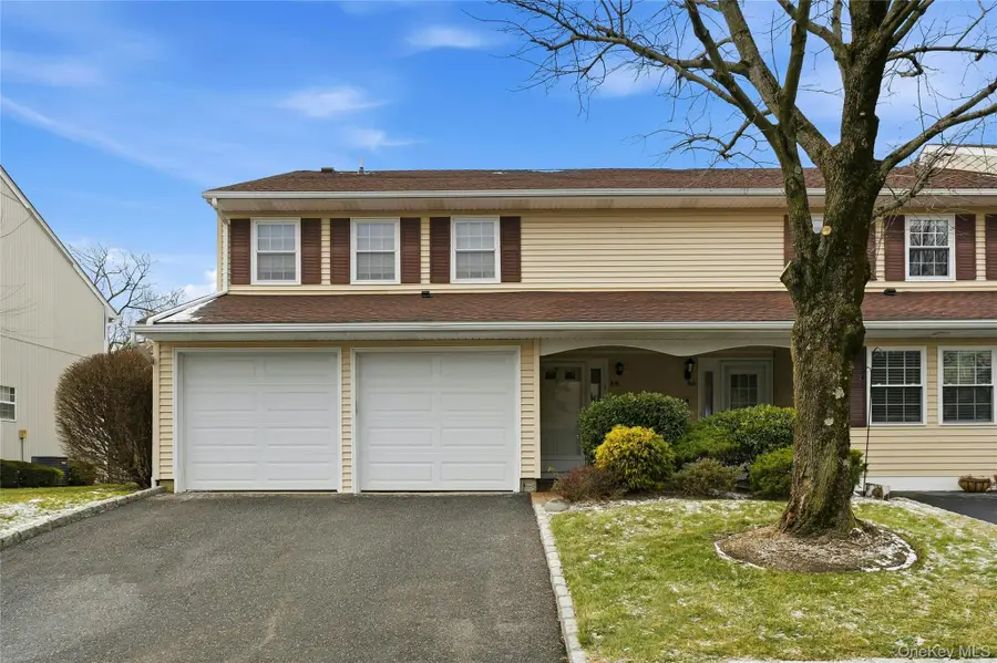 85 Woodlake Drive W, Woodbury, NY 11797 - Image #2