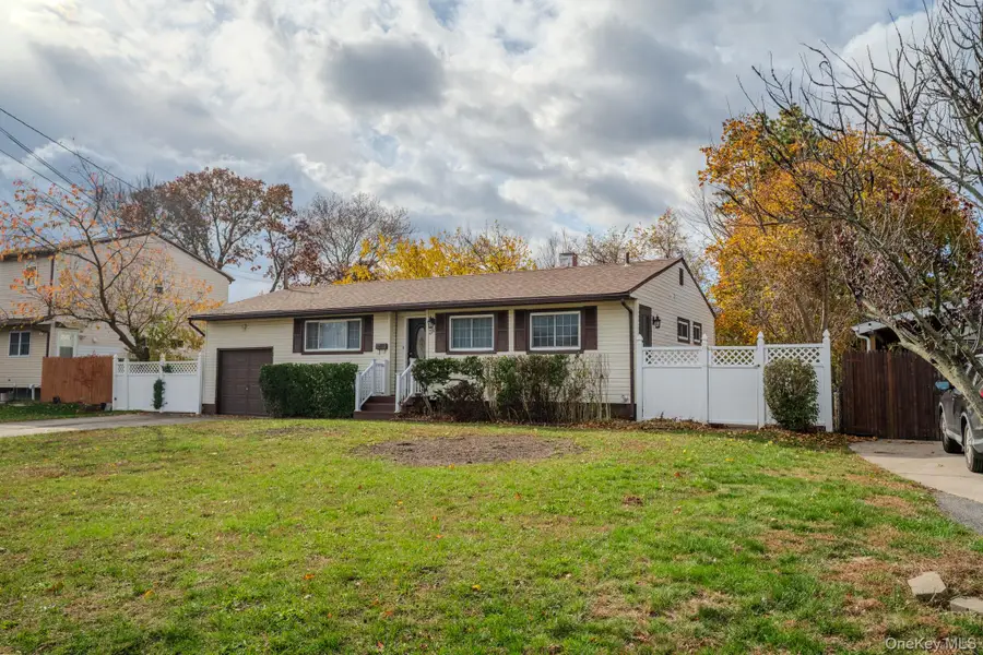 38 Arlene Drive, Brentwood, NY 11717 - Image #2