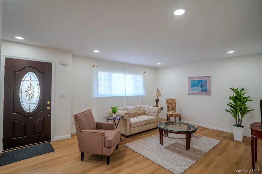 38 Arlene Drive, Brentwood, NY 11717 - Image #3