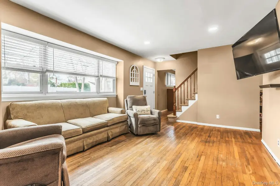 77 Marvin Lane, Commack, NY 11725 - Image #3