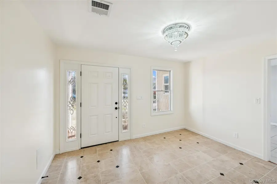 244 Water Lane S, Wantagh, NY 11793 - Image #3