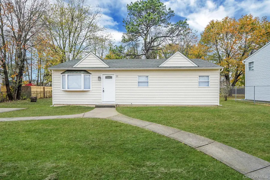 111 Merrill Street, Brentwood, NY 11717 - Image #2