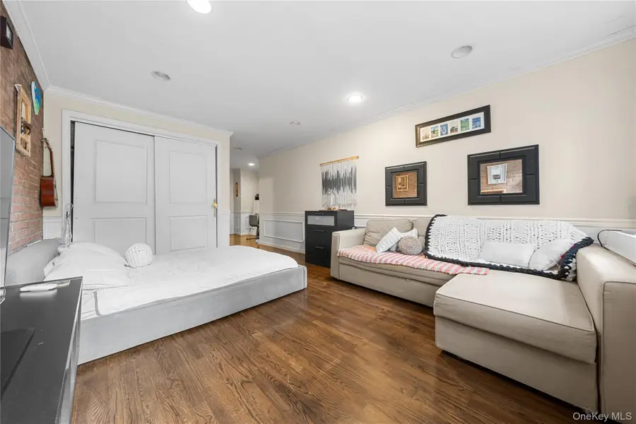215 E 77th Street #4D, Manhattan, NY 10075 - Image #3