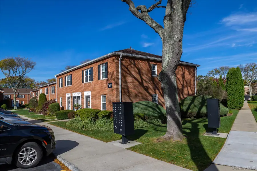 307-13 Hicksville Road #13, Bethpage, NY 11714 - Image #2