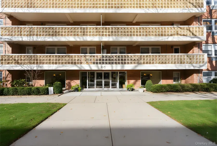 45 Hill Park Avenue #PR2, Great Neck, NY 11021 - Image #2