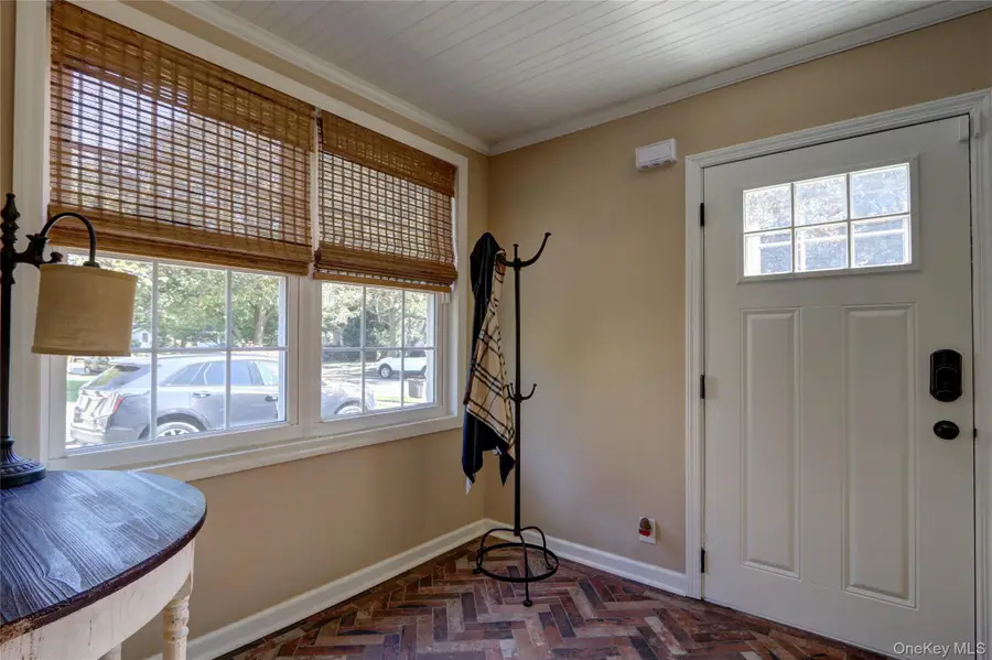 45 Woodland Avenue, Rockville Centre, NY 11570 - Image #2