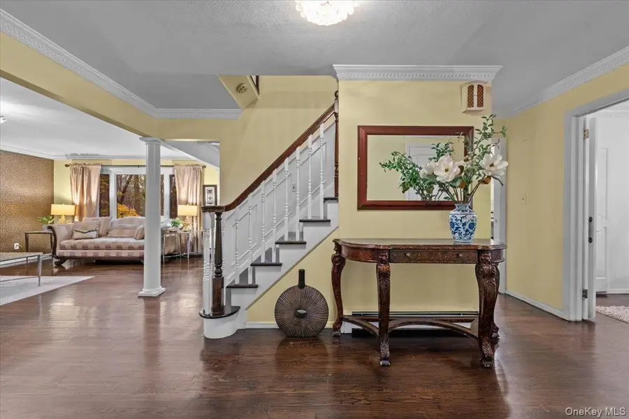 70 Avery Road, Woodbury, NY 11797 - Image #3