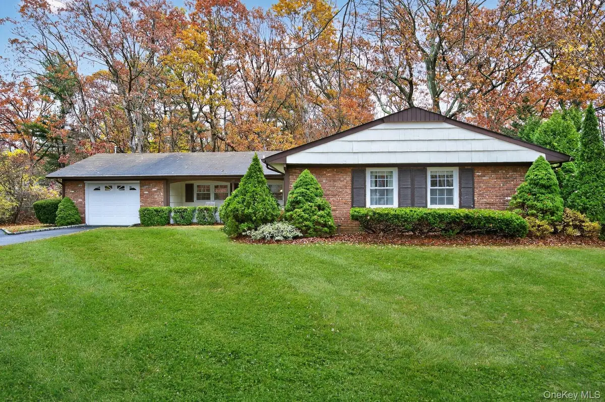 25 Shelbourne Lane, Stony Brook, NY 11790 - Image #1