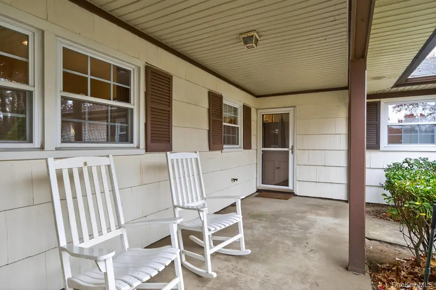 25 Shelbourne Lane, Stony Brook, NY 11790 - Image #2