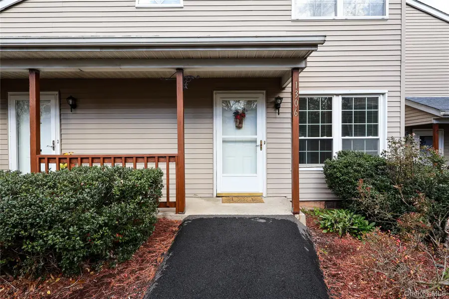 1306 Rosewood Court, Highland Mills, NY 10930 - Image #3