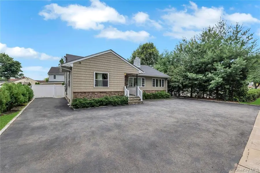531 Old Country Road, Plainview, NY 11803 - Image #2