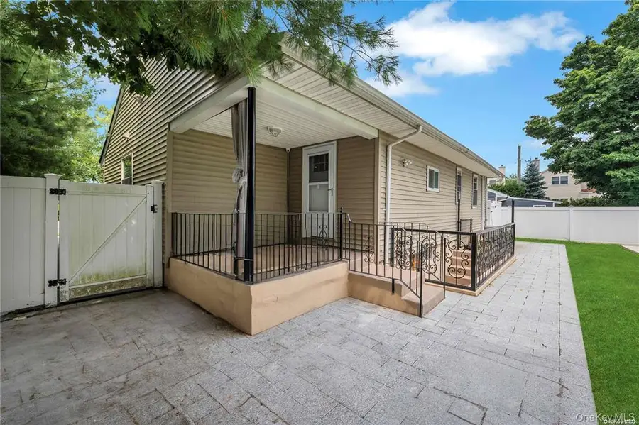 531 Old Country Road, Plainview, NY 11803 - Image #3